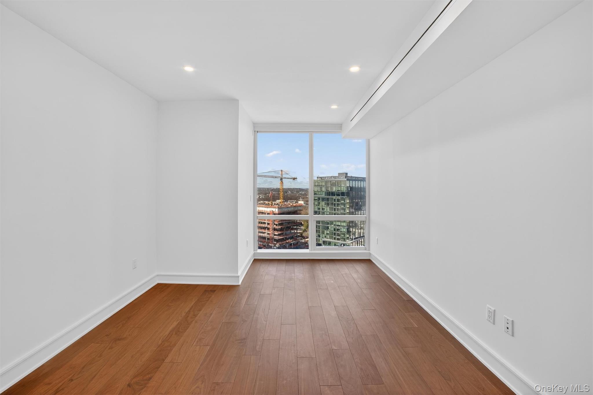 1 Renaissance Square