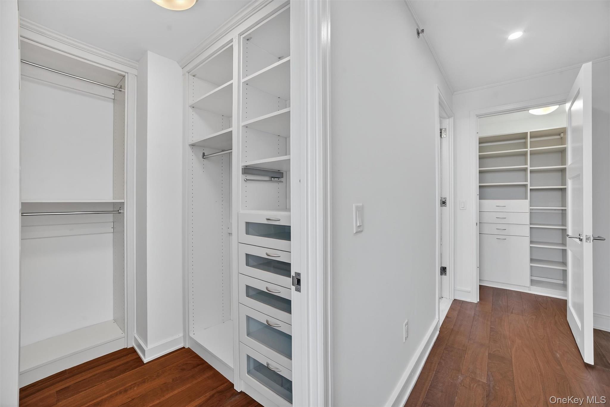 1 Renaissance Square