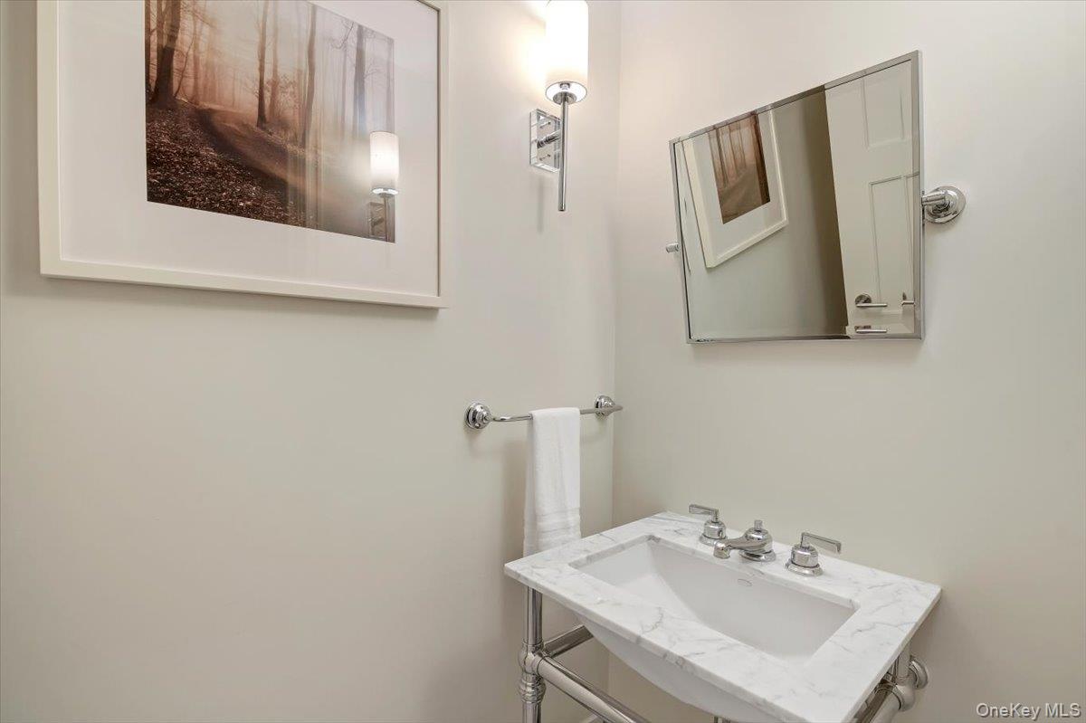 1 Renaissance Square Unit: 8A