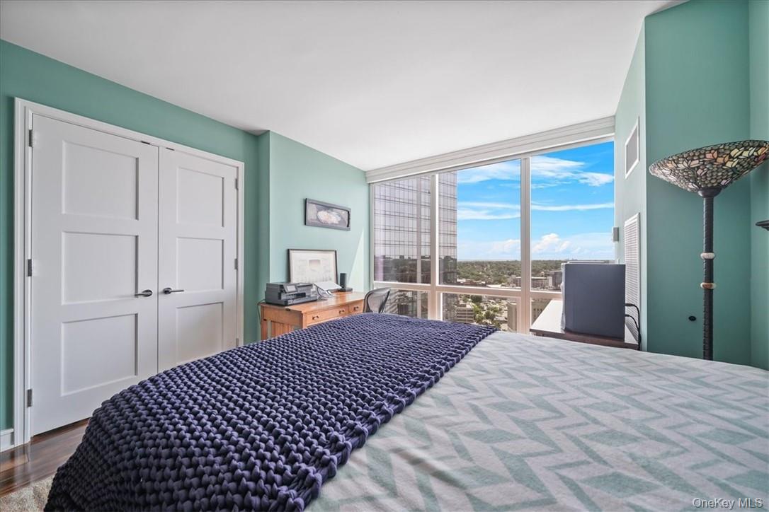 5 Renaissance Square Unit: 28G