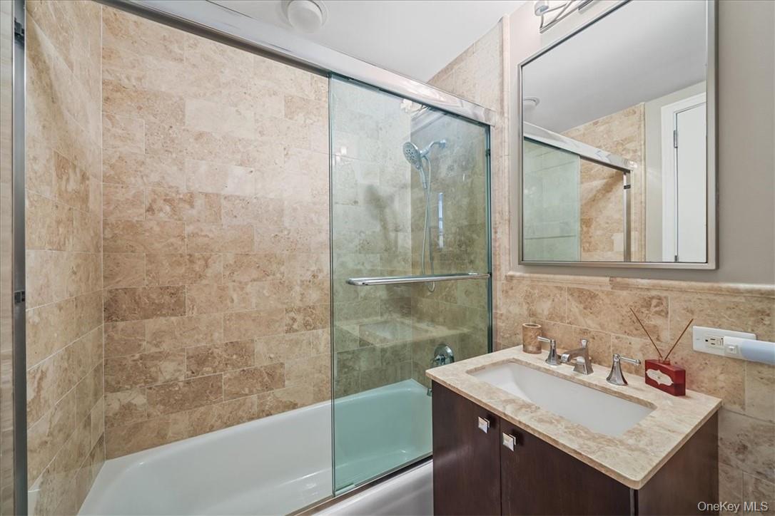 5 Renaissance Square Unit: 28G