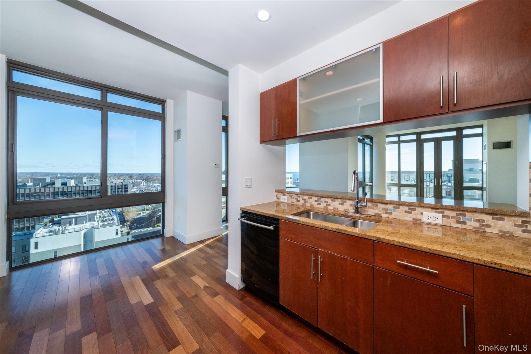 175 Huguenot Street Unit: 1402