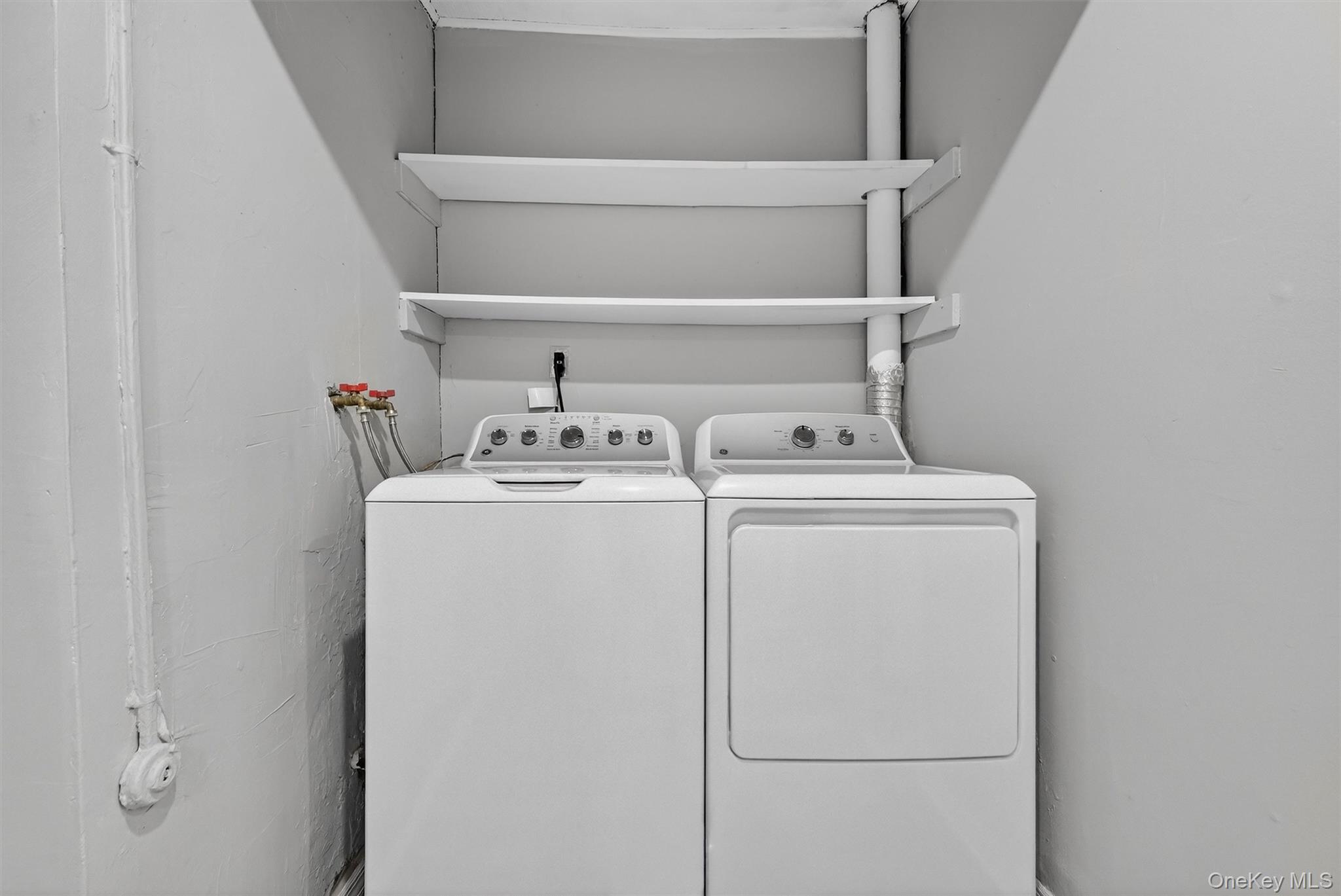 98 Mount Airy Road S