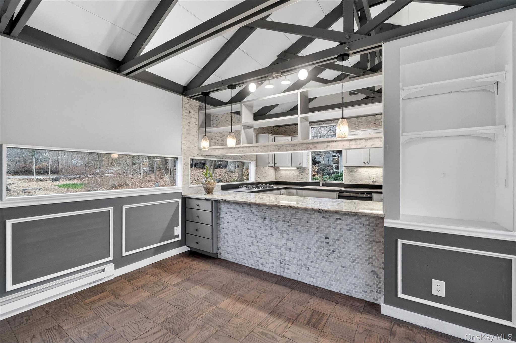 98 Mount Airy Road S