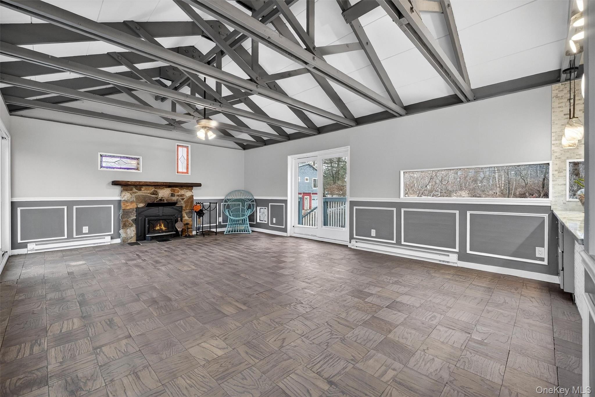 98 Mount Airy Road S