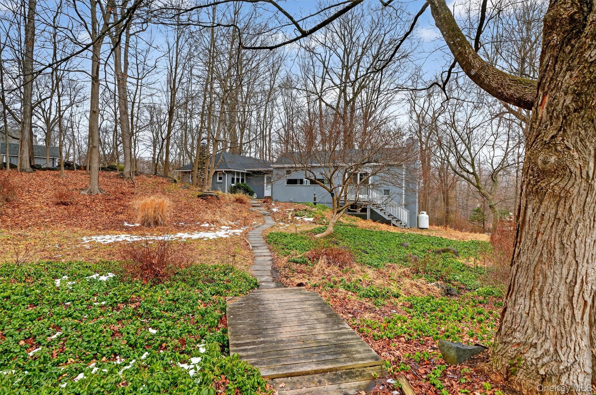 98 Mount Airy Road S