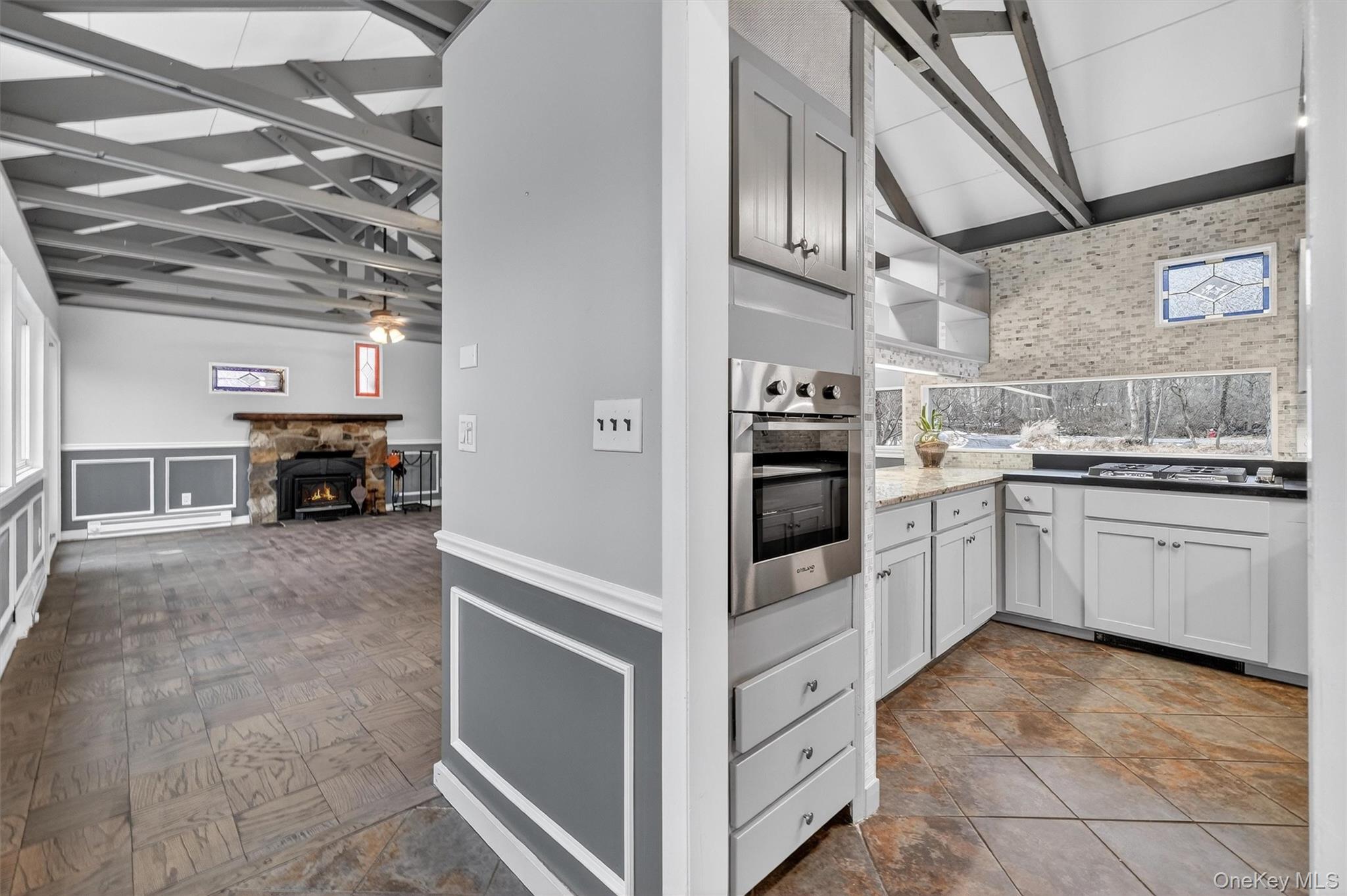 98 Mount Airy Road S