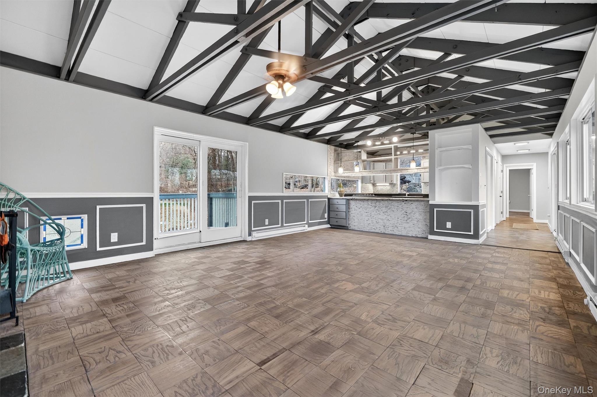 98 Mount Airy Road S