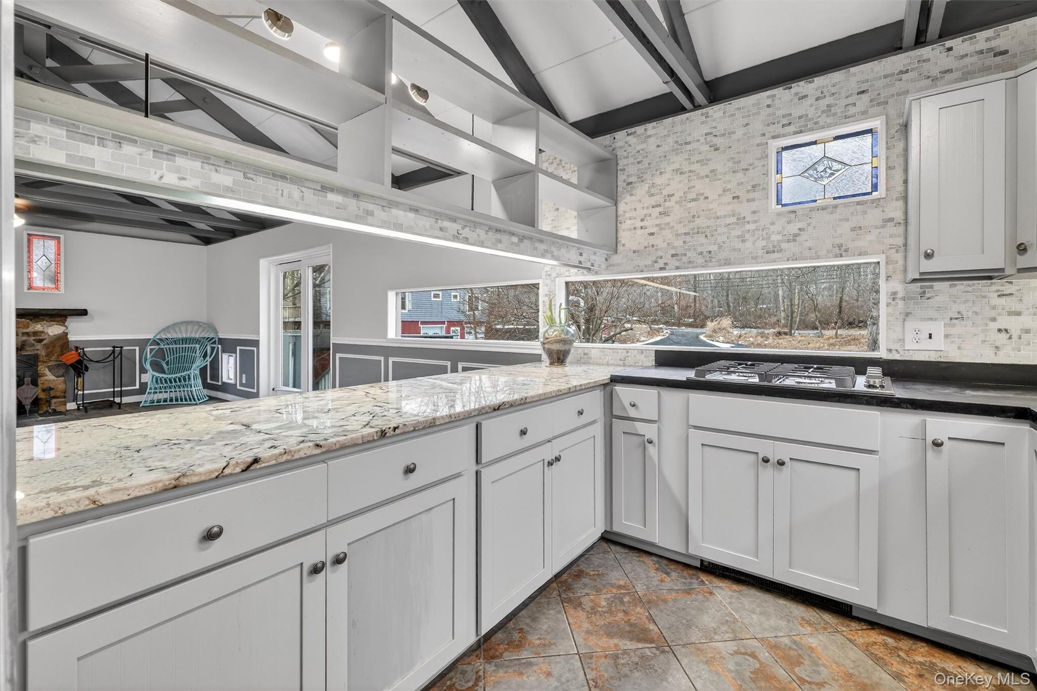 98 Mount Airy Road S