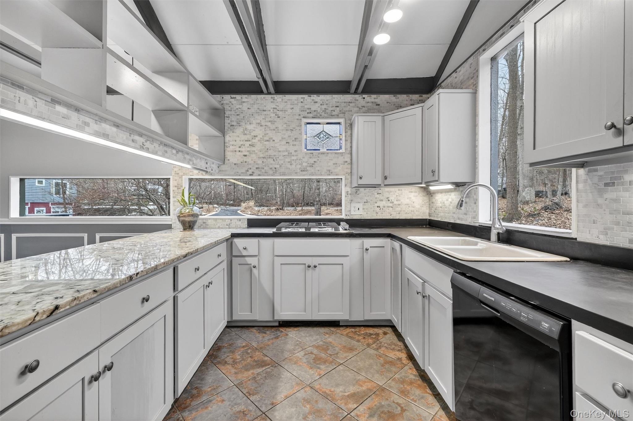 98 Mount Airy Road S