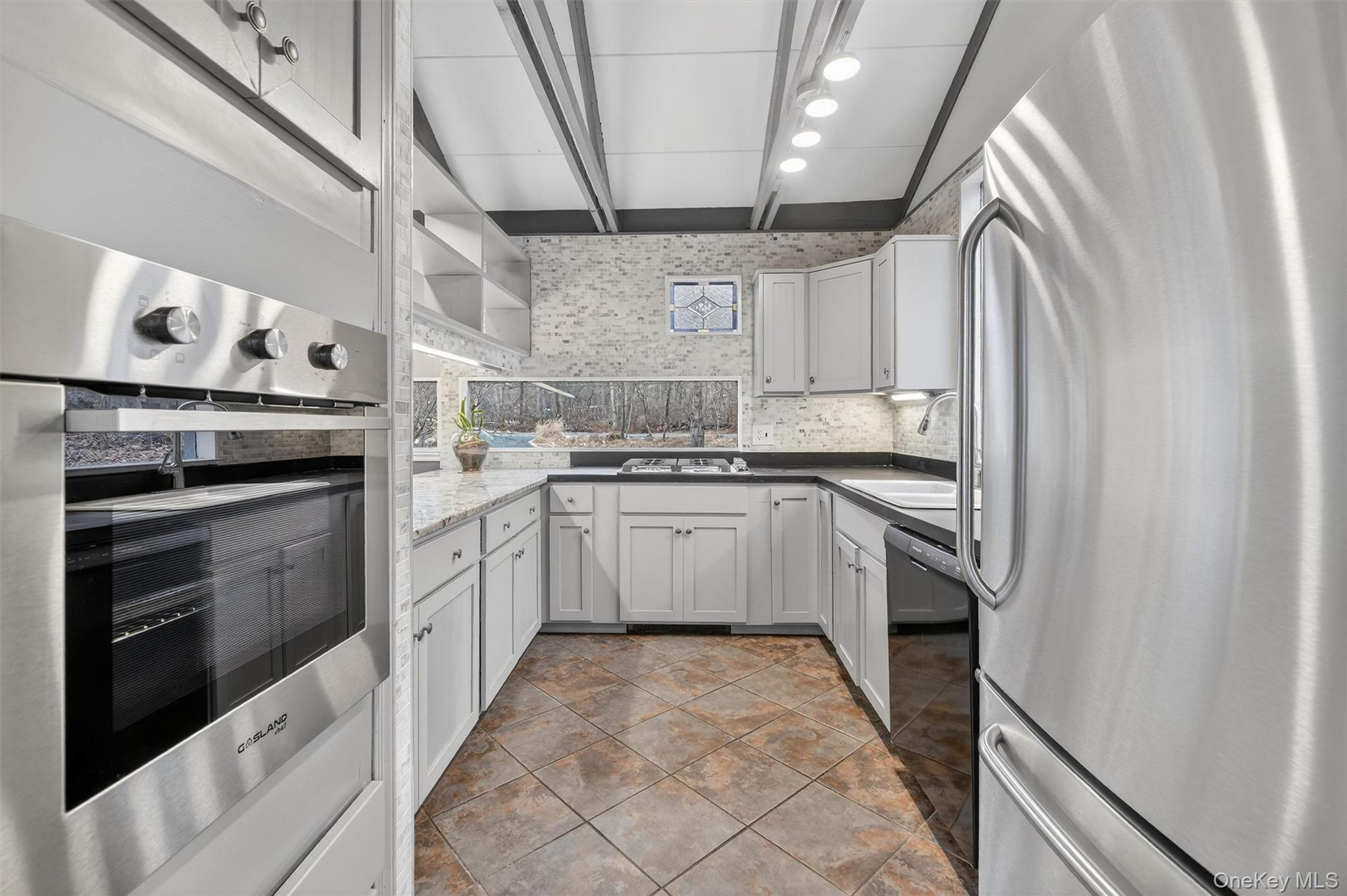 98 Mount Airy Road S