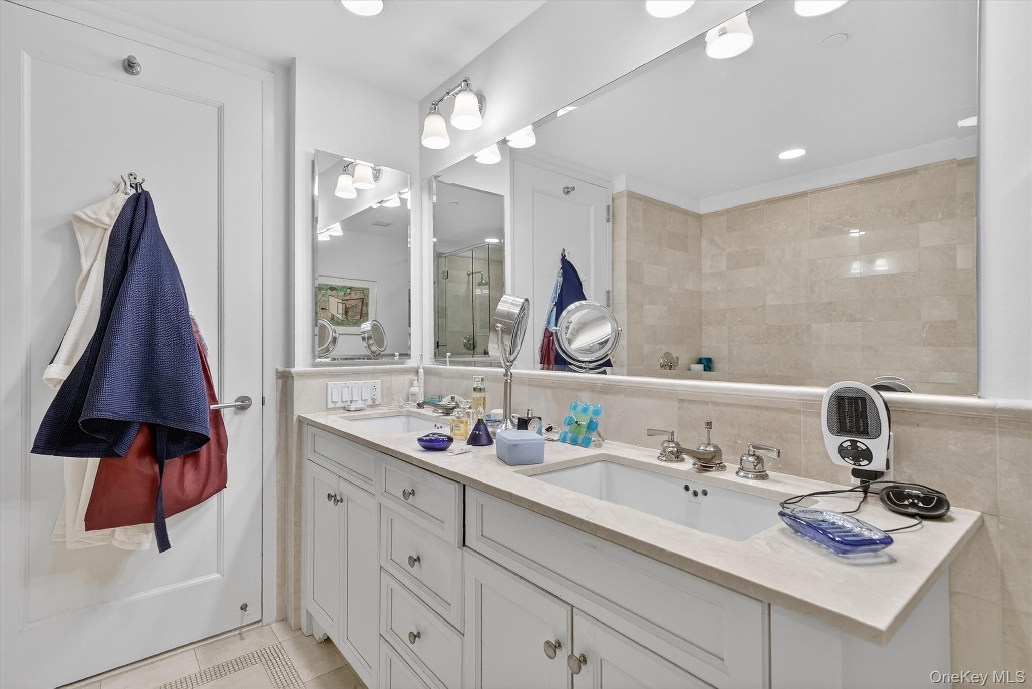 10 City Place Unit: PH3H