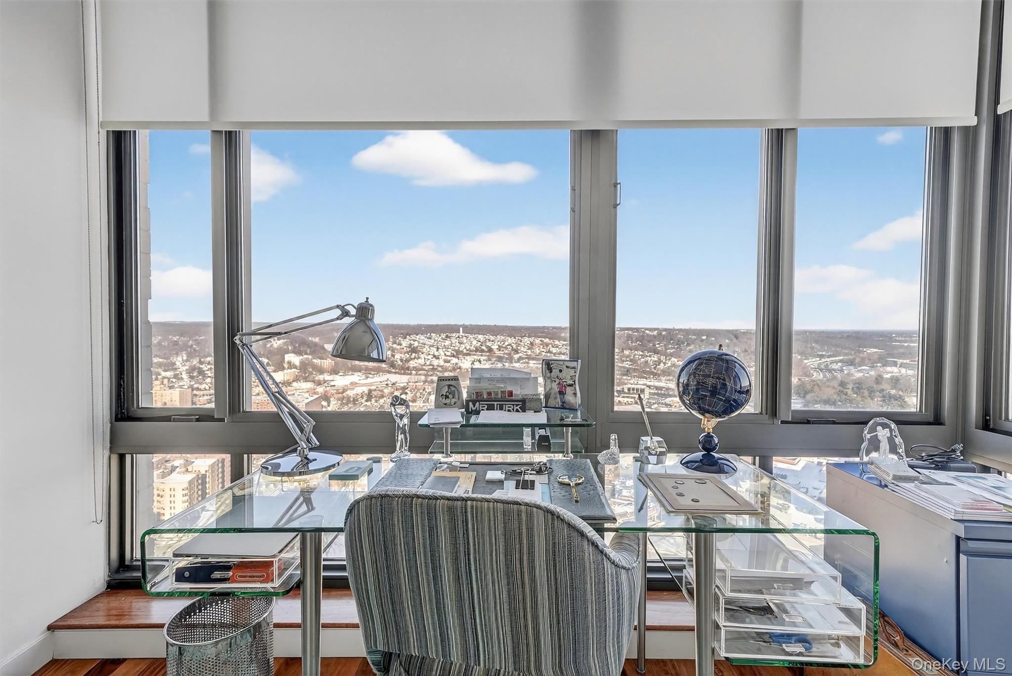 10 City Place Unit: PH3H