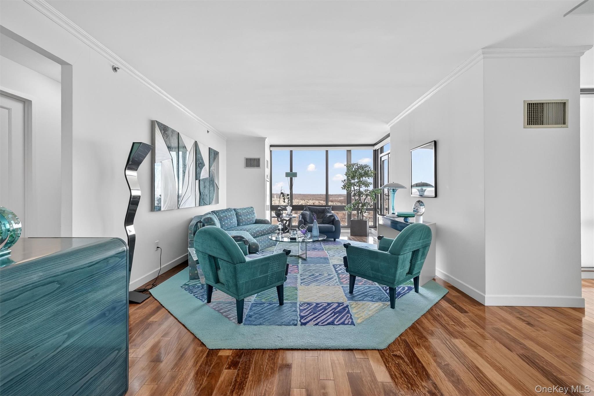 10 City Place Unit: PH3H