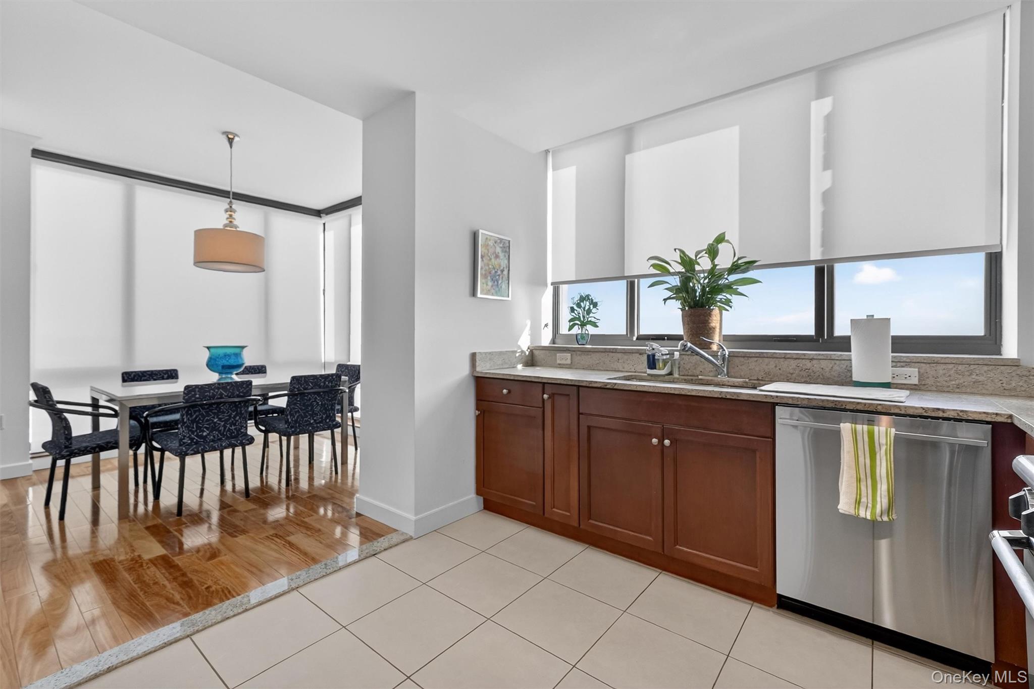 10 City Place Unit: PH3H