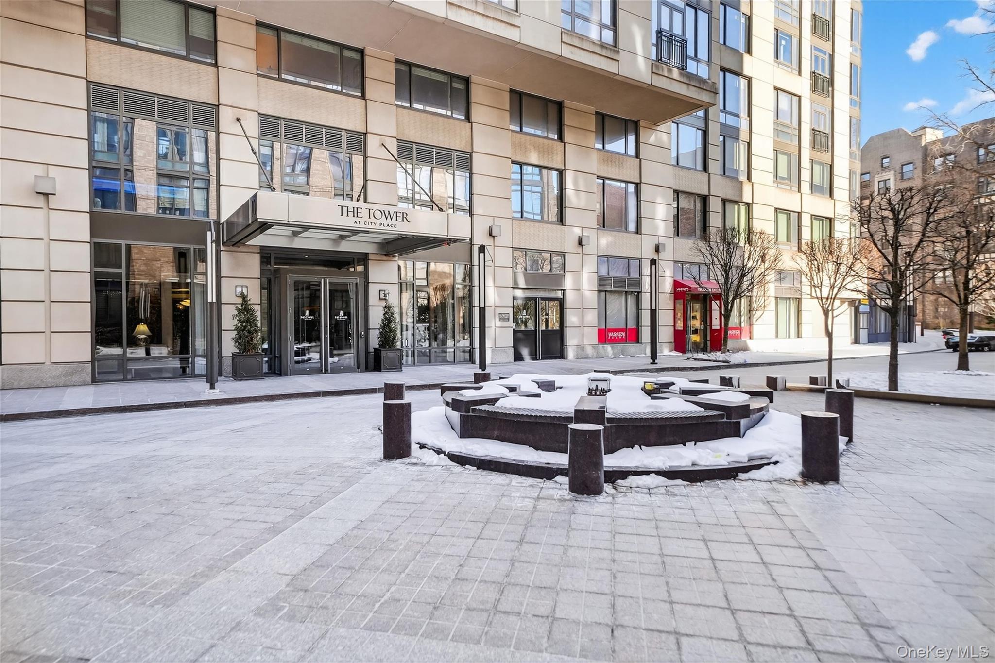 10 City Place Unit: PH3H