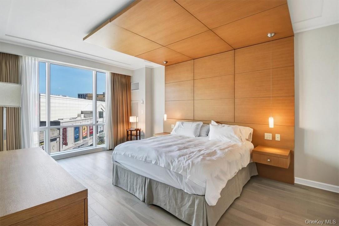 1 Renaissance Square Unit: 7B