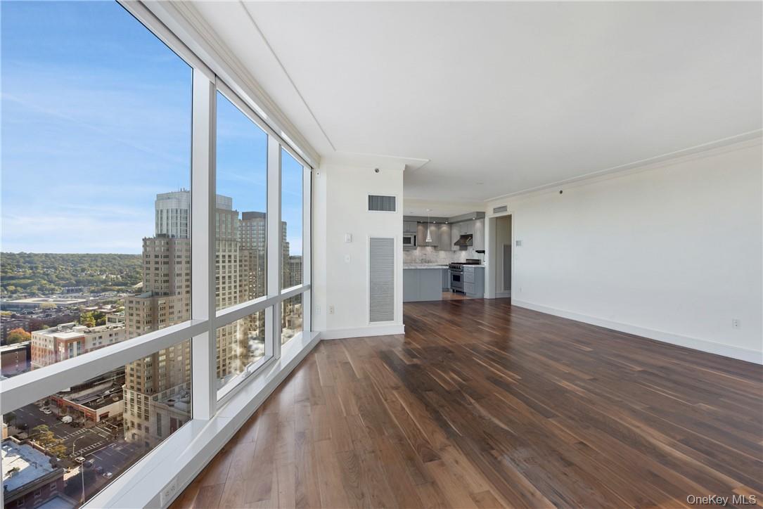 1 Renaissance Square Unit: V4G