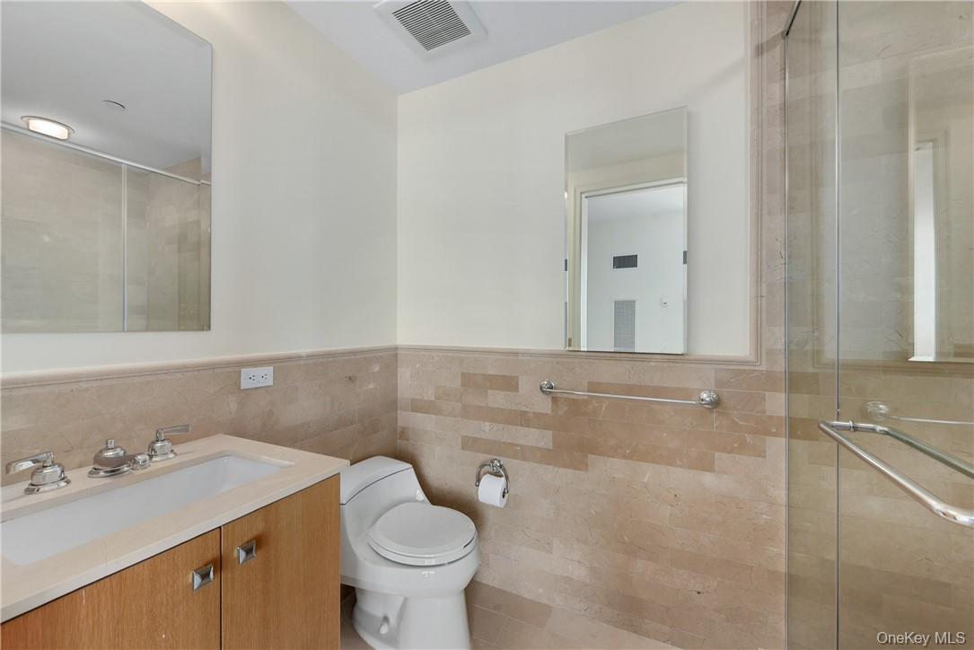 1 Renaissance Square Unit: V4G