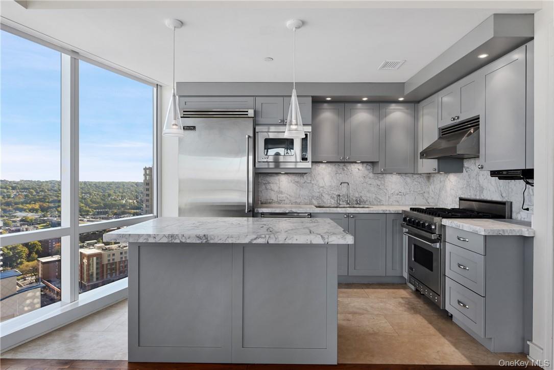 1 Renaissance Square Unit: V4G