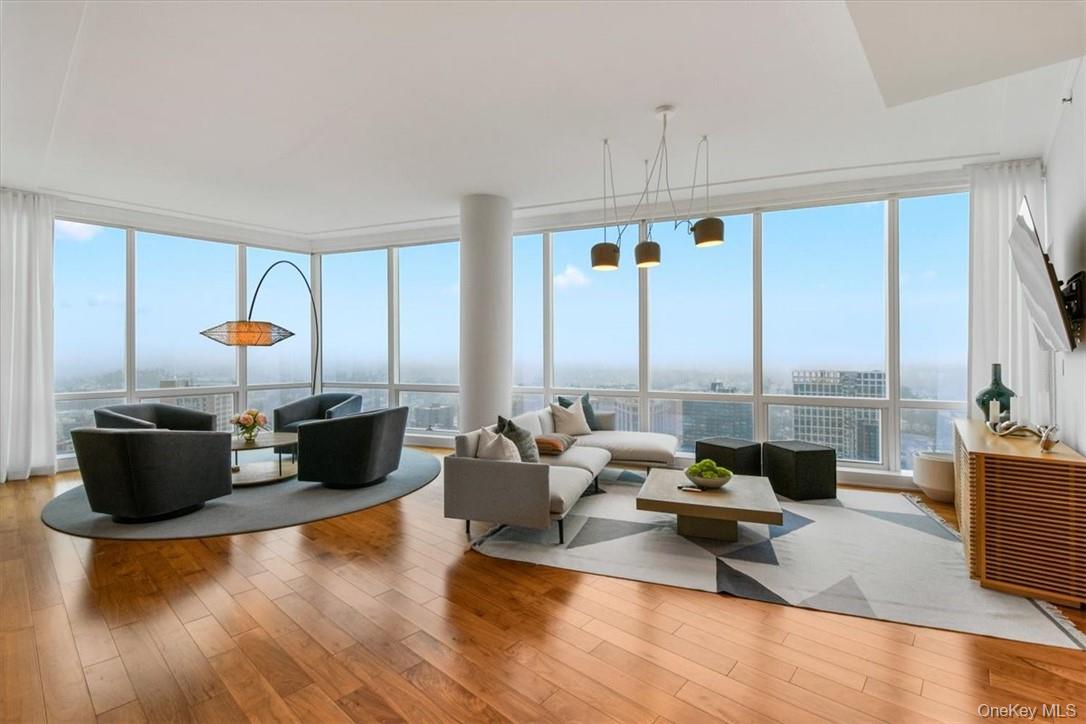 5 Renaissance Square Unit: PH5E (36fl)