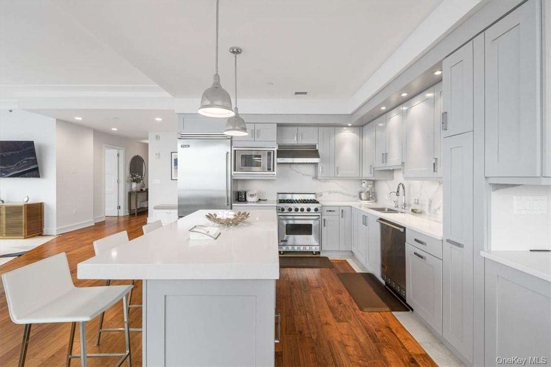 5 Renaissance Square Unit: PH5E (36fl)