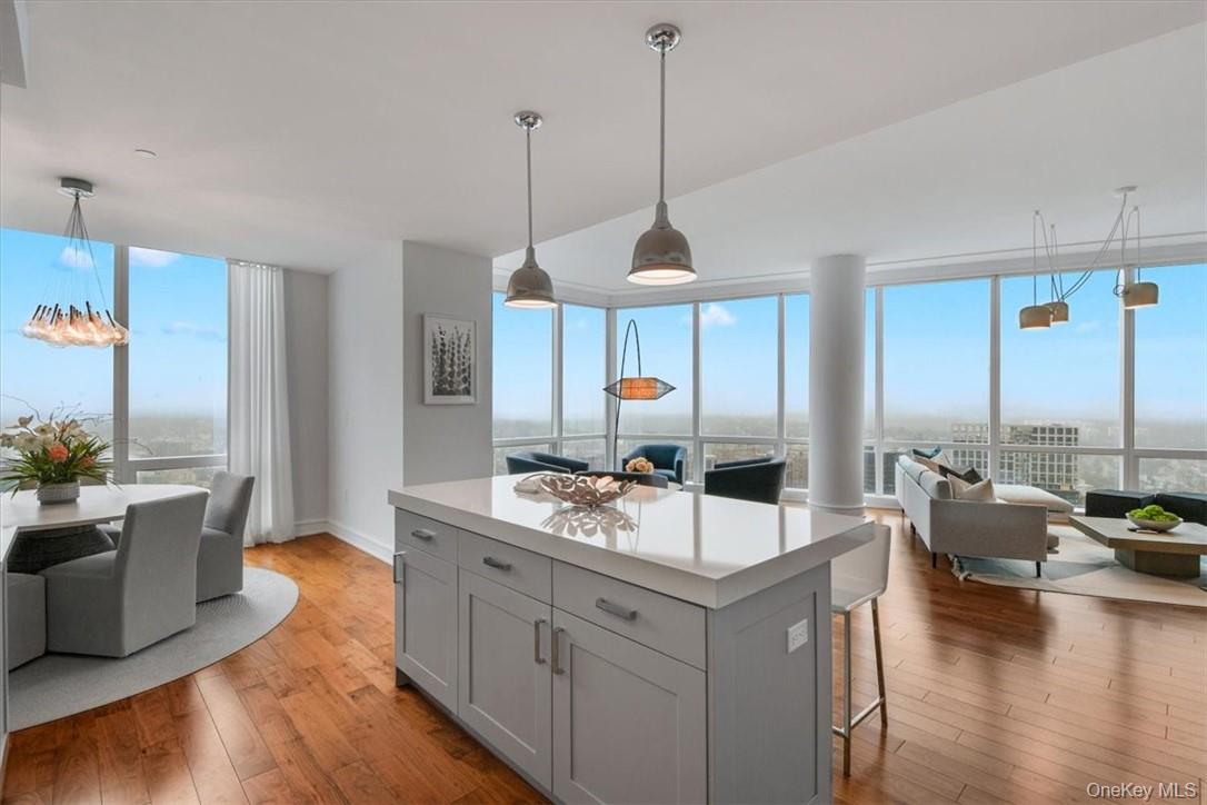 5 Renaissance Square Unit: PH5E (36fl)