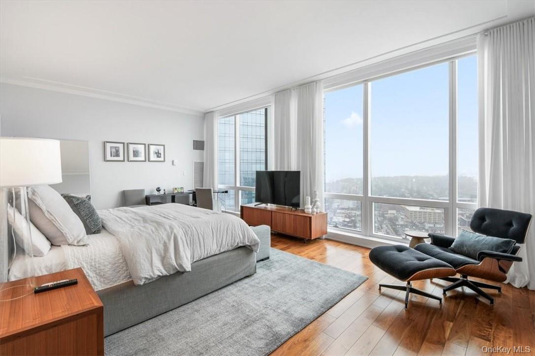 5 Renaissance Square Unit: PH5E (36fl)