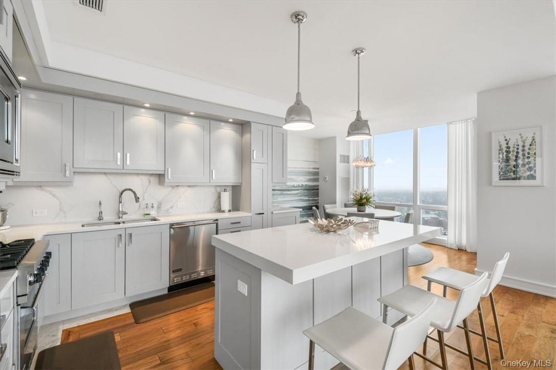 5 Renaissance Square Unit: PH5E (36fl)