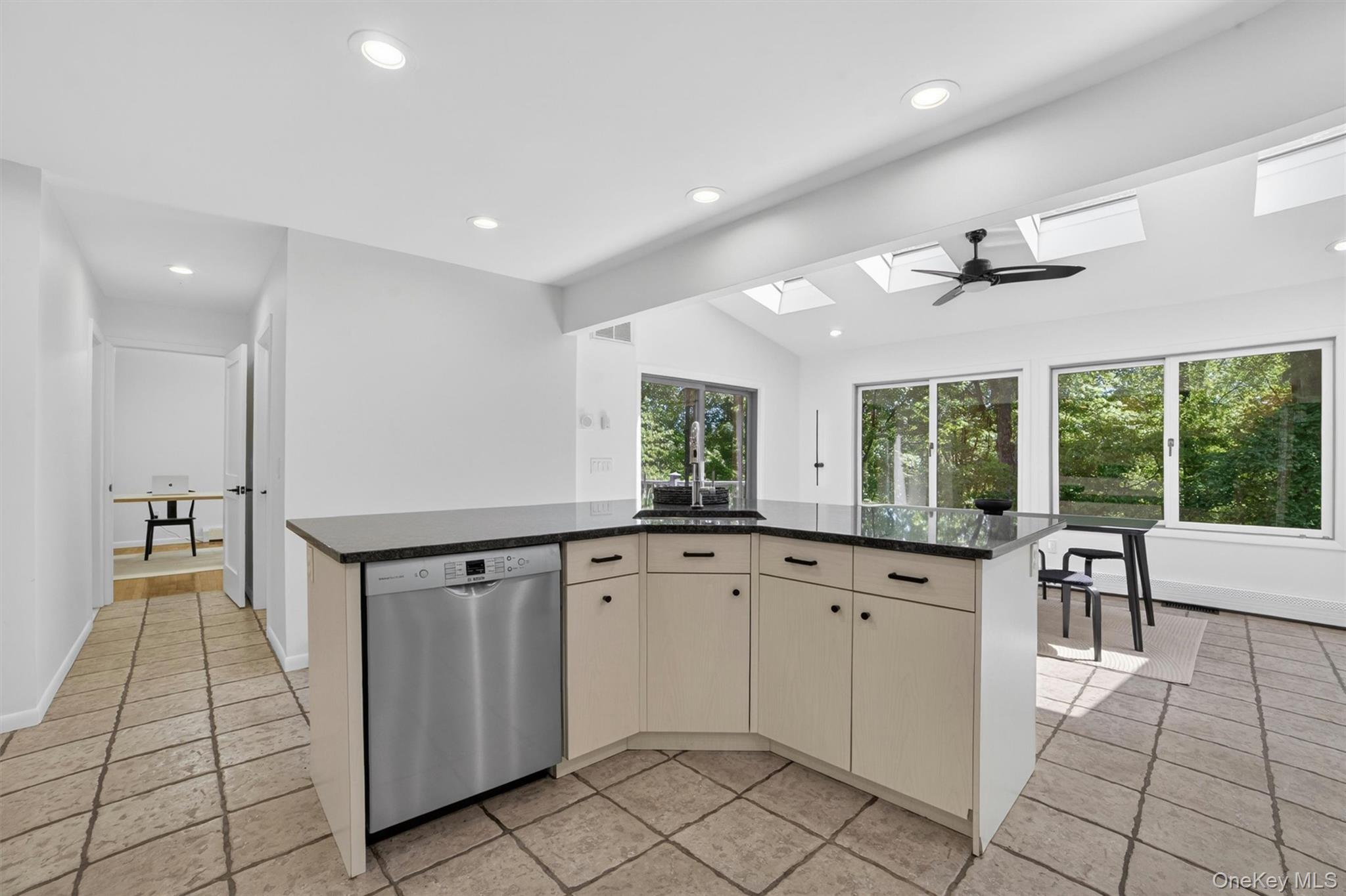 8 Amalfi Drive