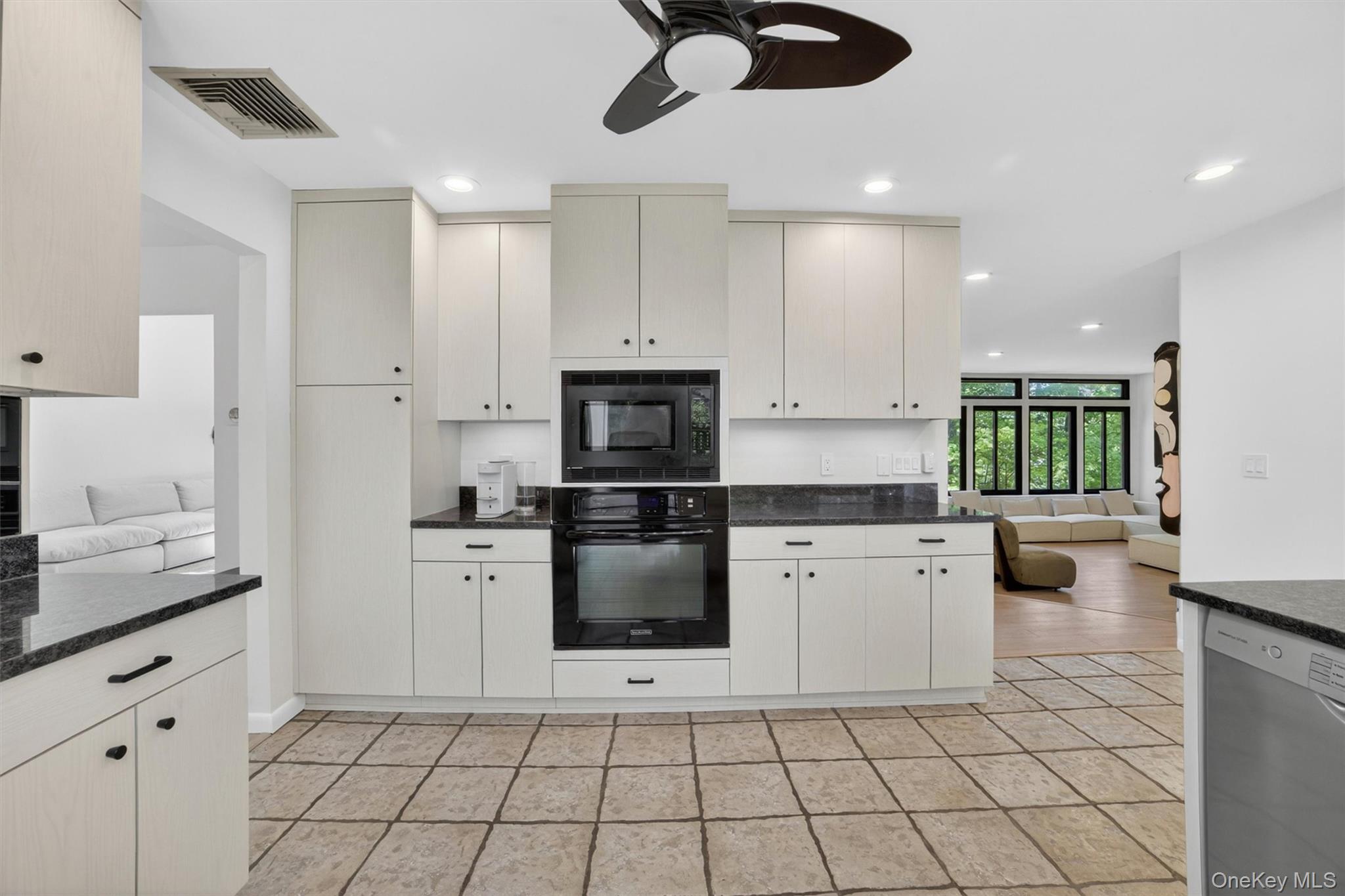 8 Amalfi Drive