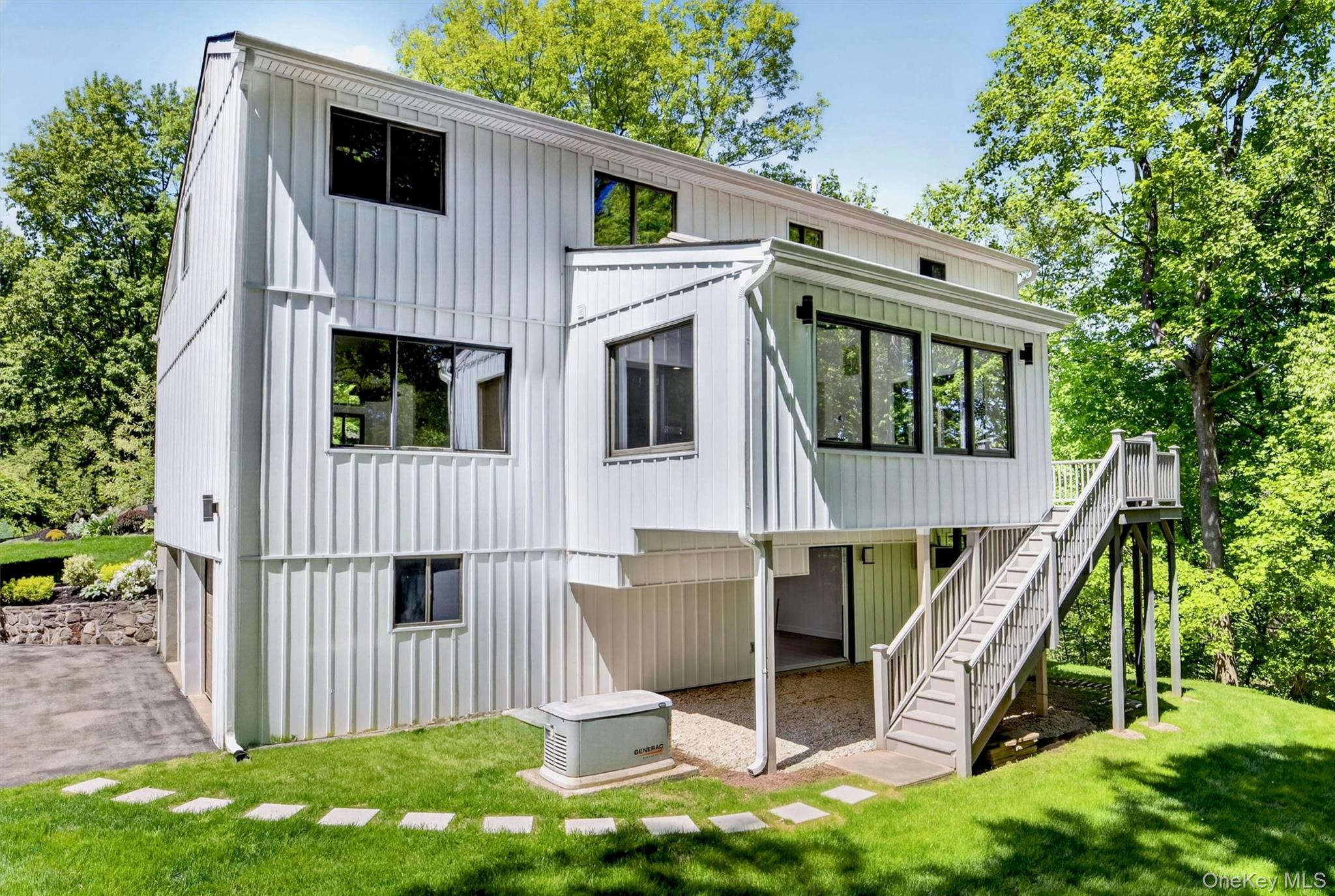 8 Amalfi Drive