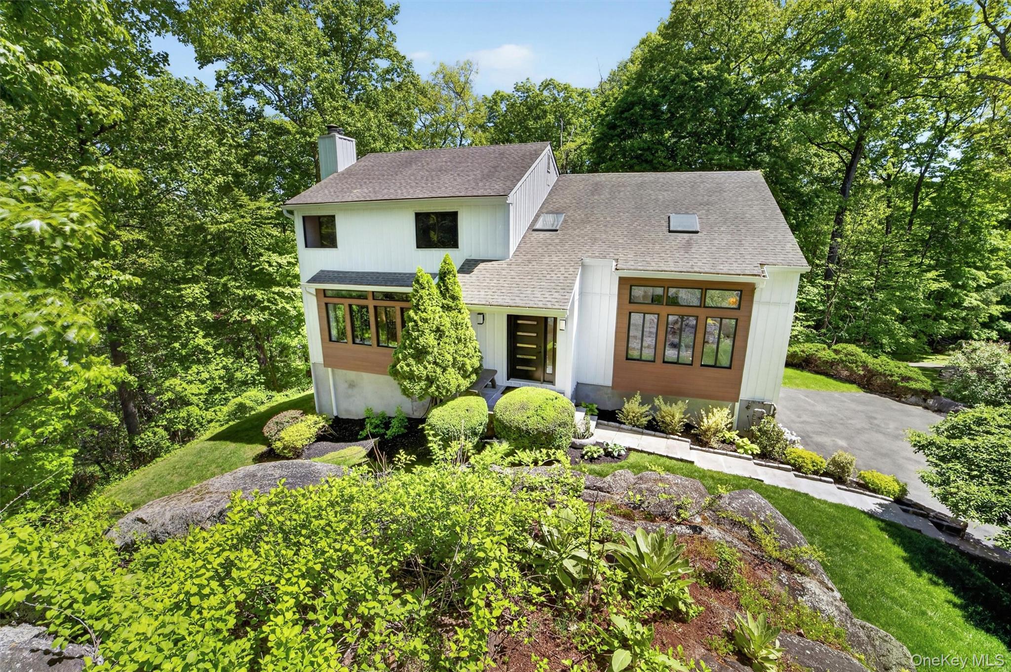 8 Amalfi Drive