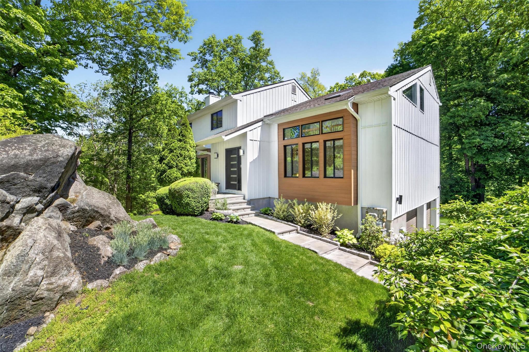 8 Amalfi Drive