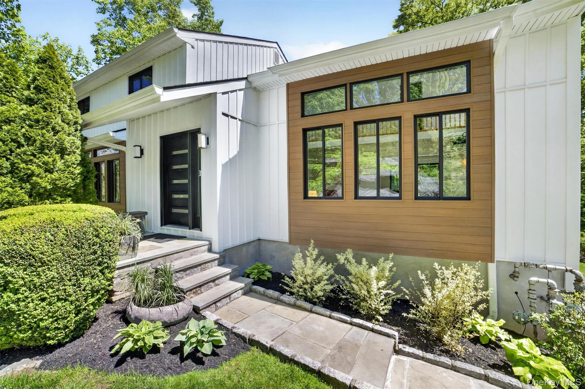8 Amalfi Drive