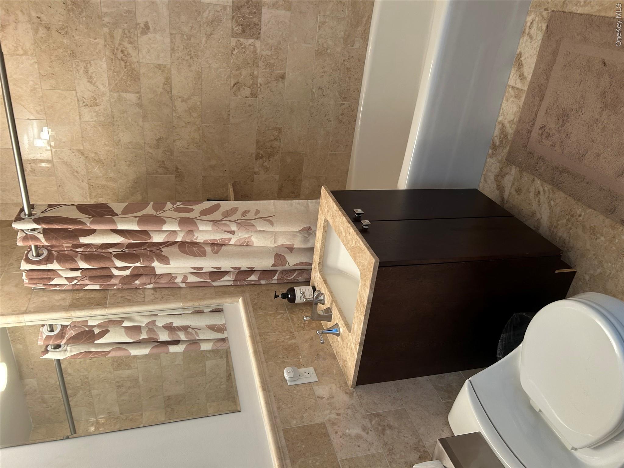 5 Renaissance Square Unit: 26E