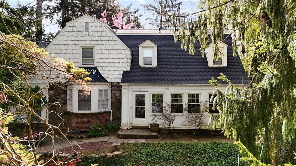 42 Lexington Drive