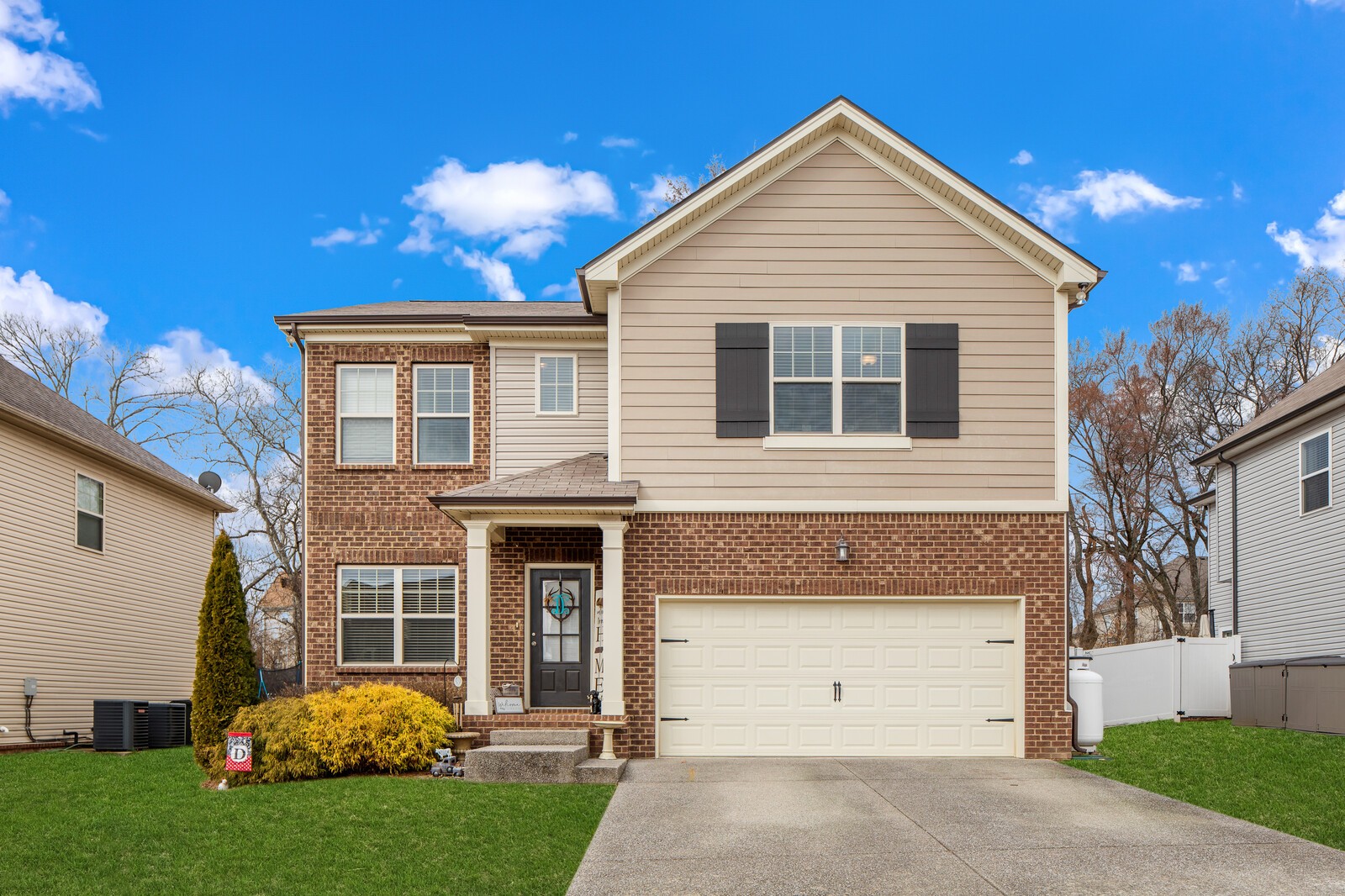 1045 Daniel Ln