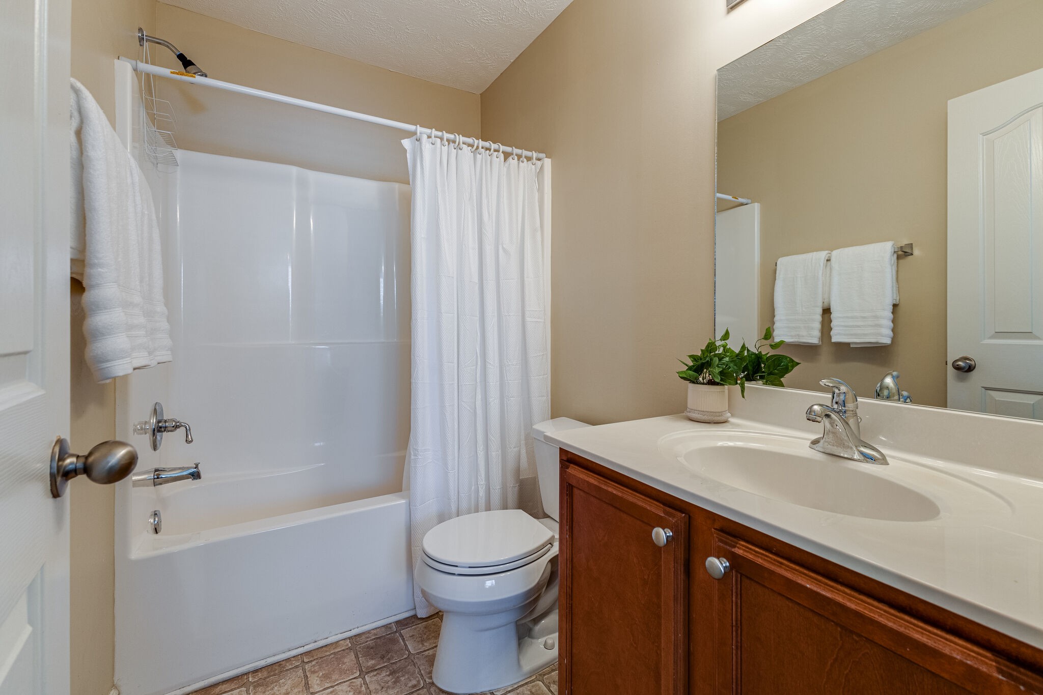 4015 Cody Dr