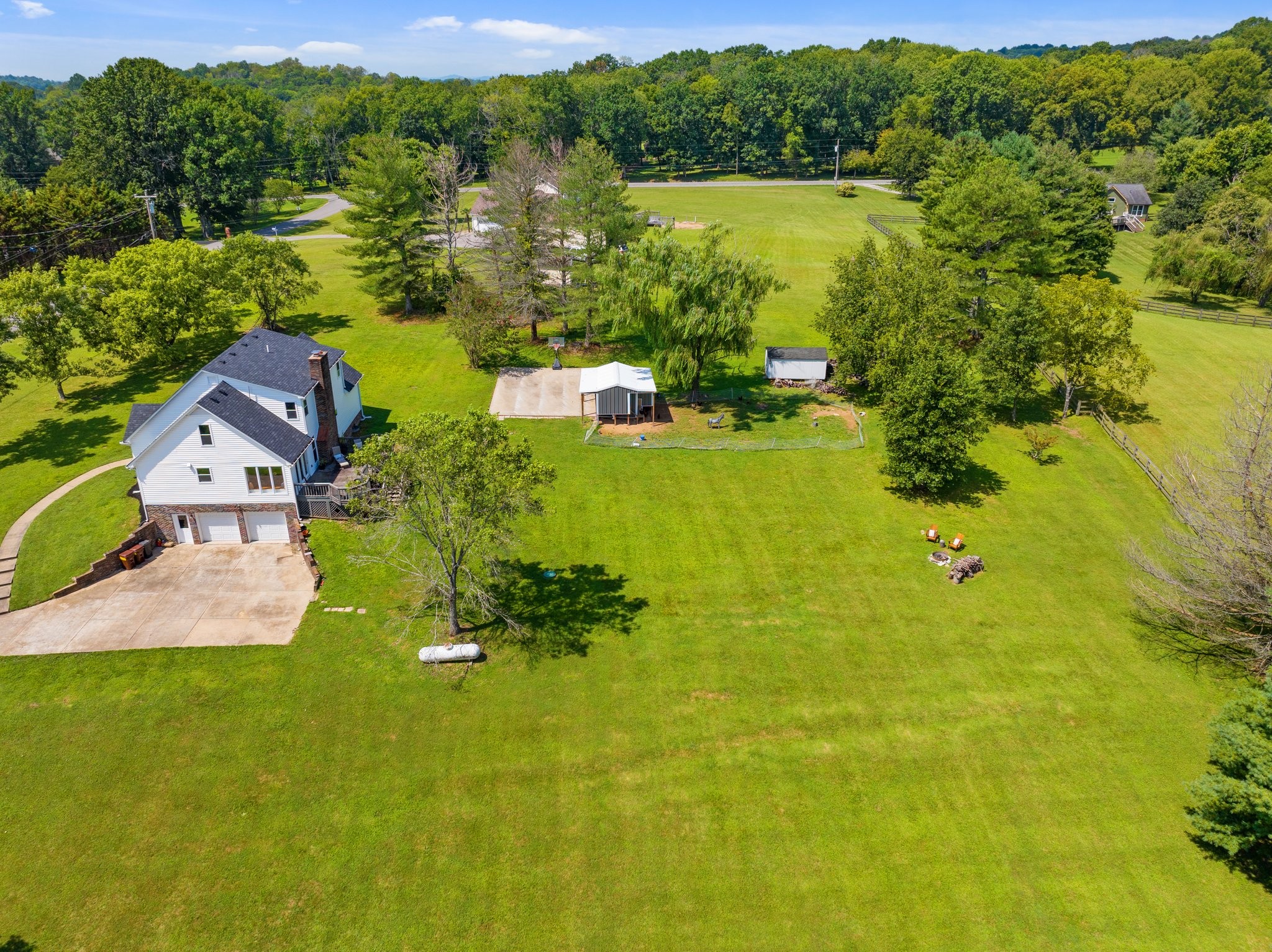 1021 Fairmont Dr