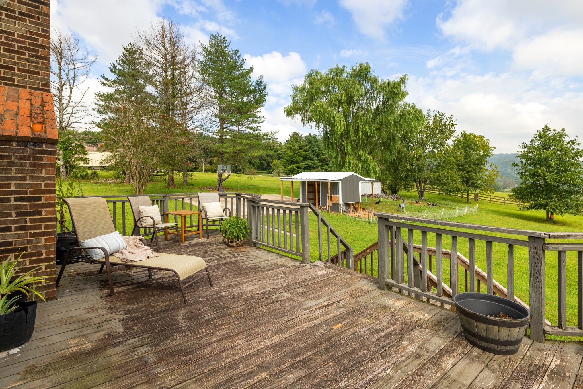 1021 Fairmont Dr