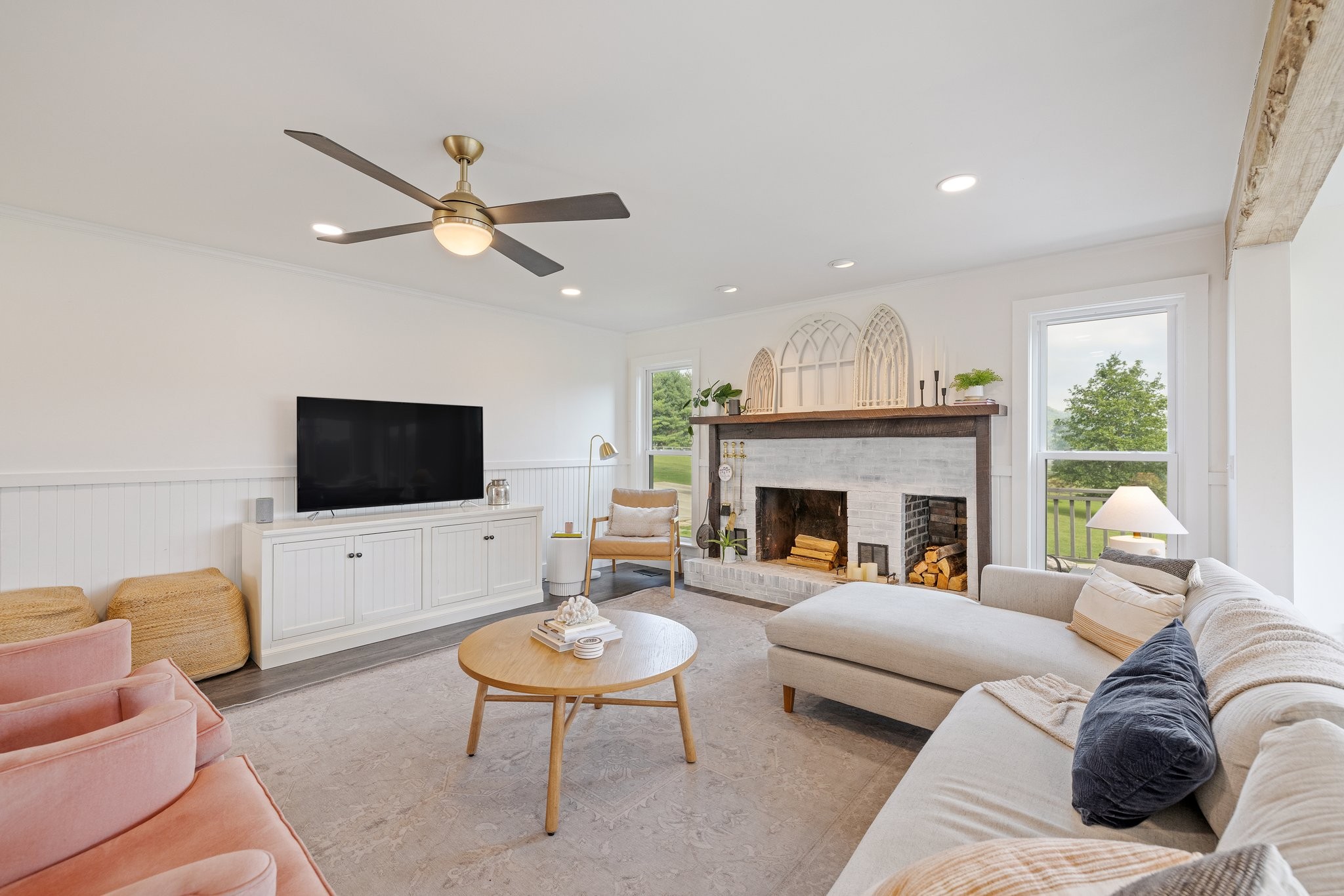 1021 Fairmont Dr