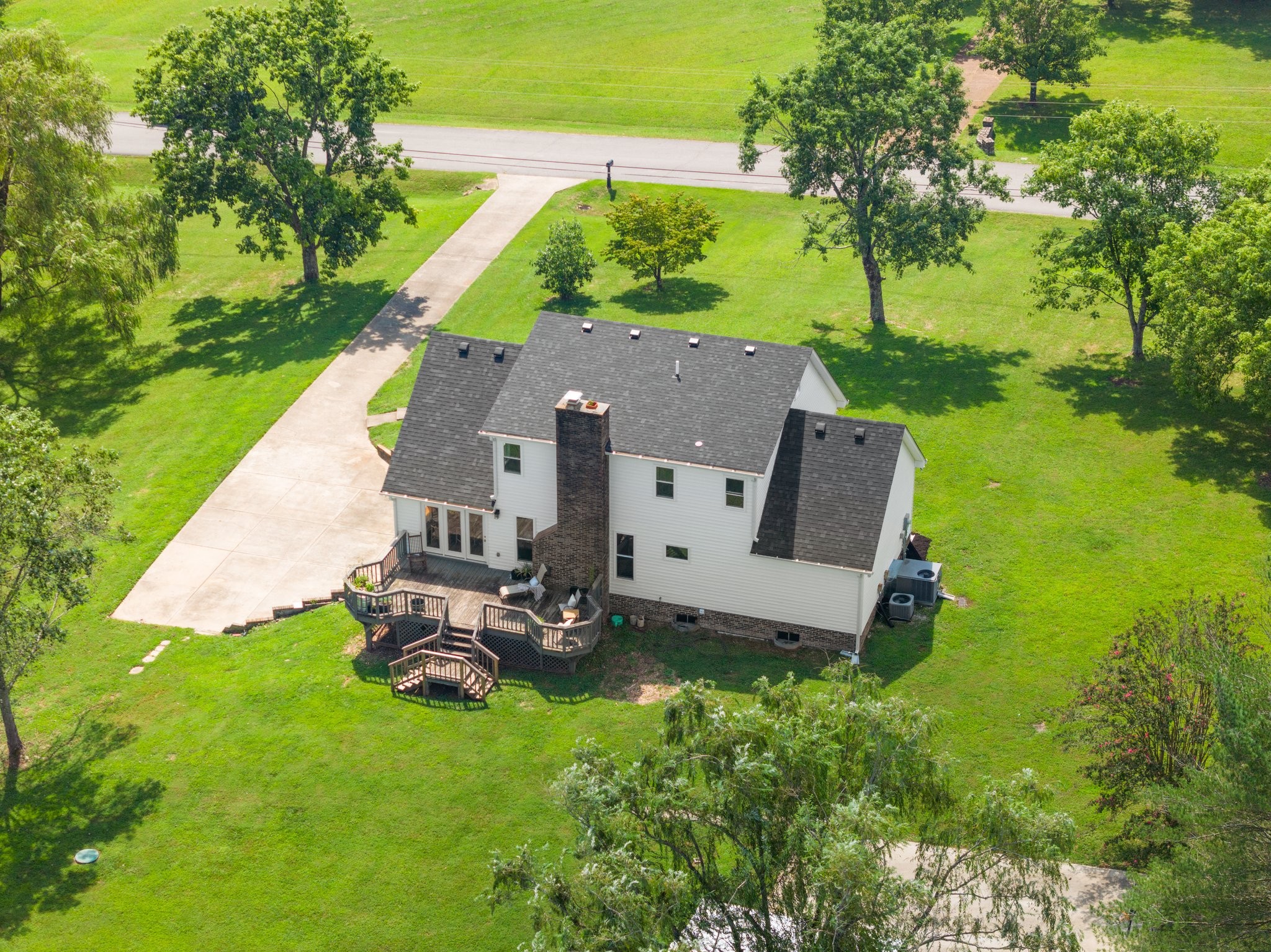 1021 Fairmont Dr