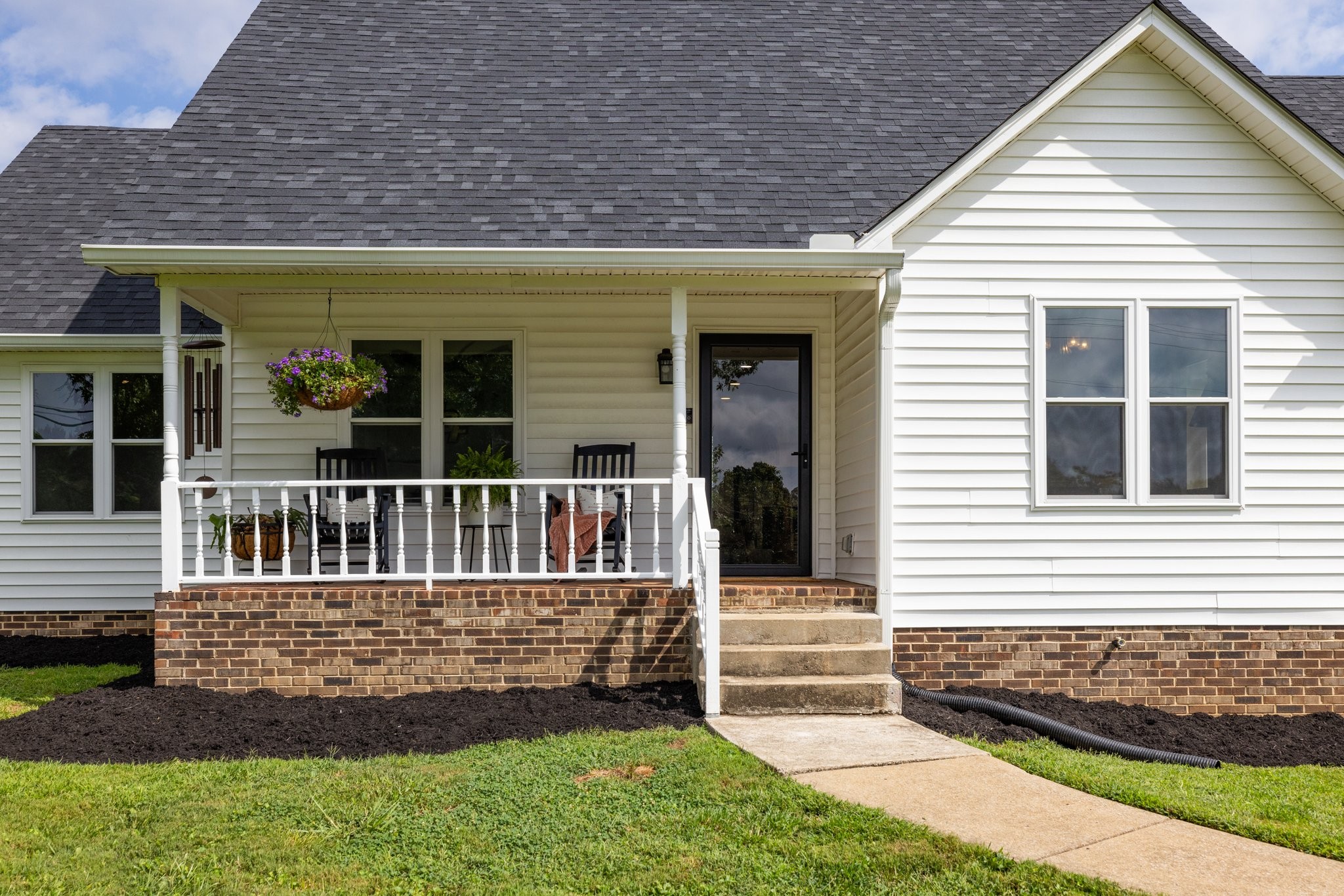 1021 Fairmont Dr