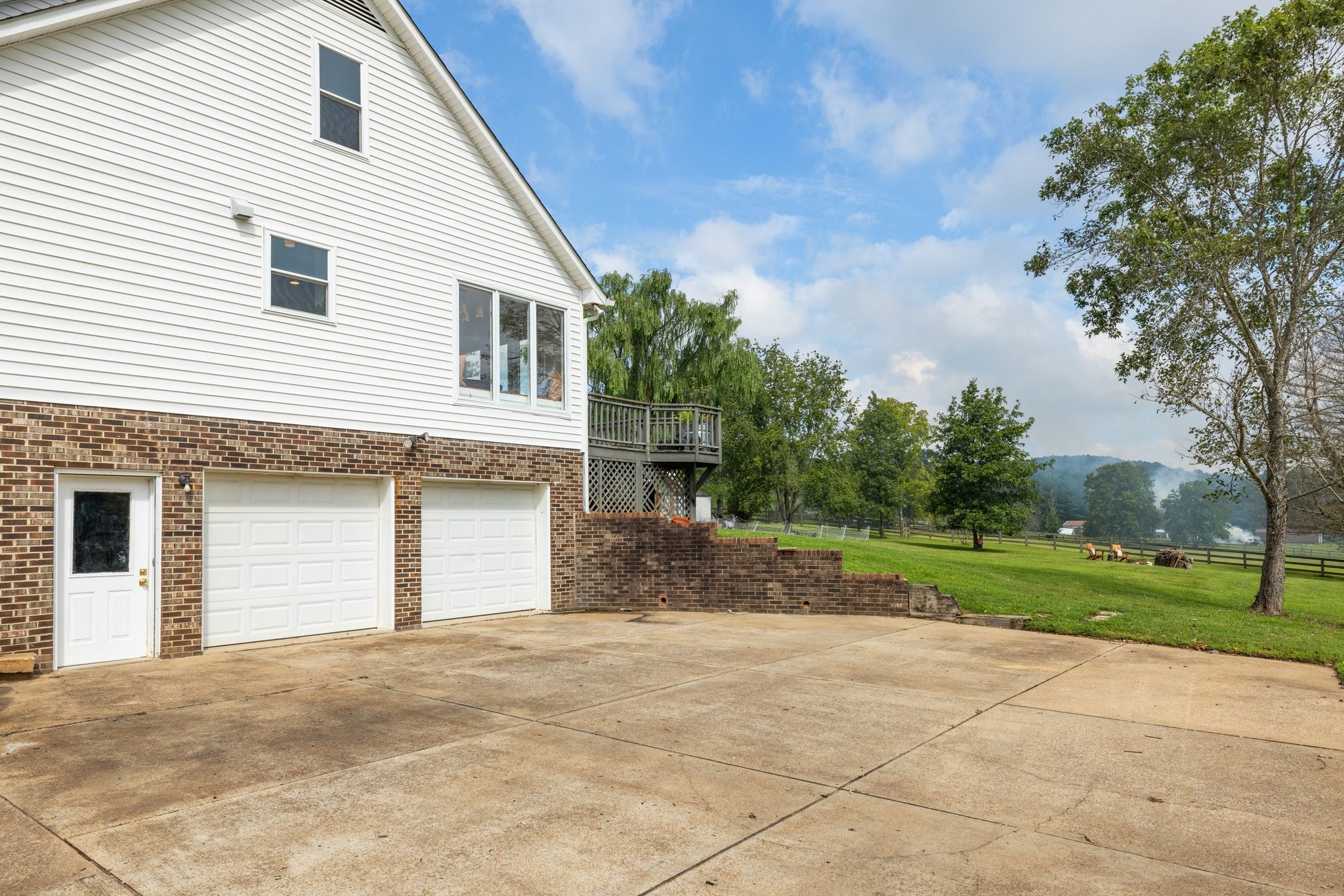 1021 Fairmont Dr