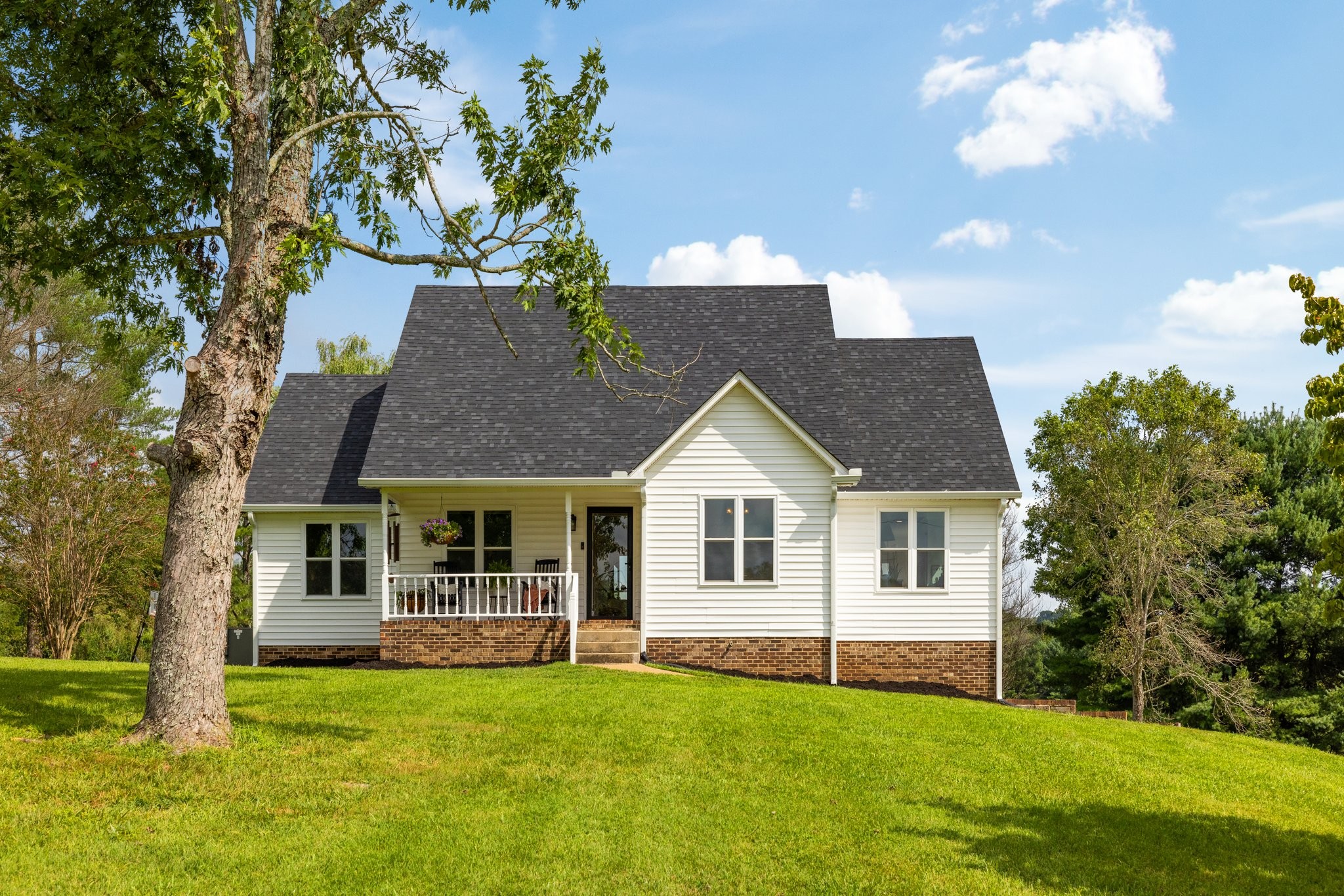 1021 Fairmont Dr