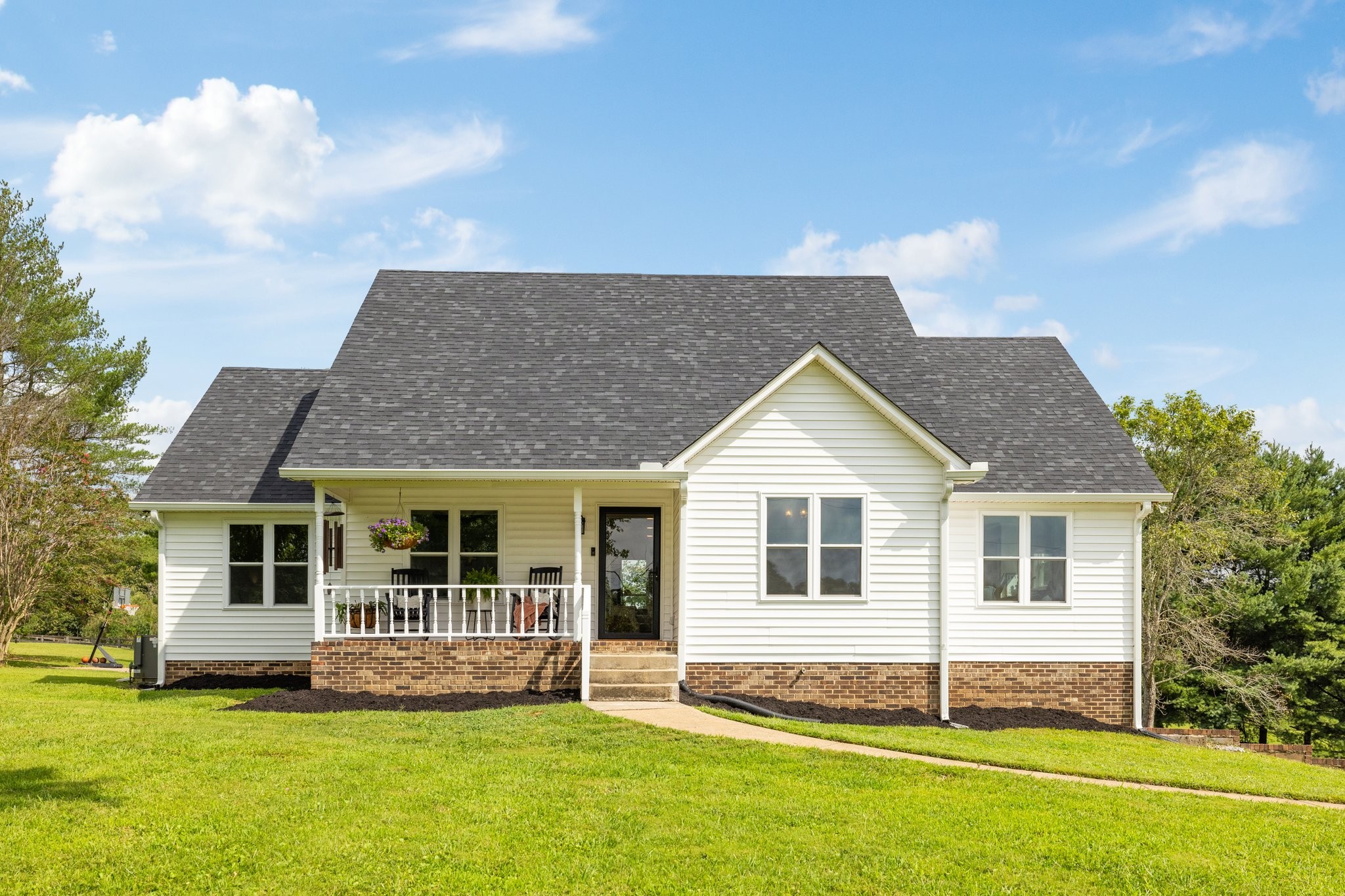1021 Fairmont Dr
