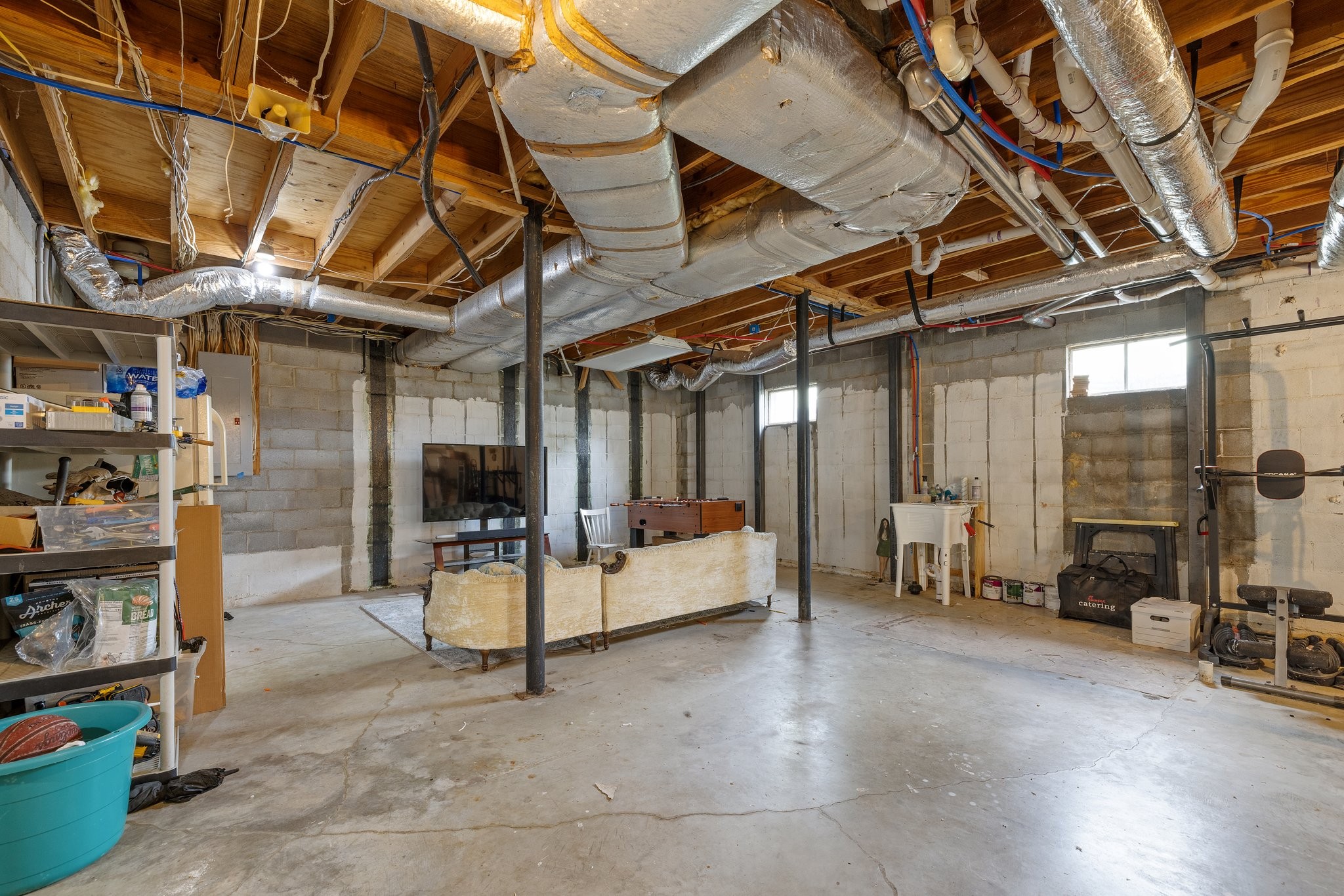 1021 Fairmont Dr