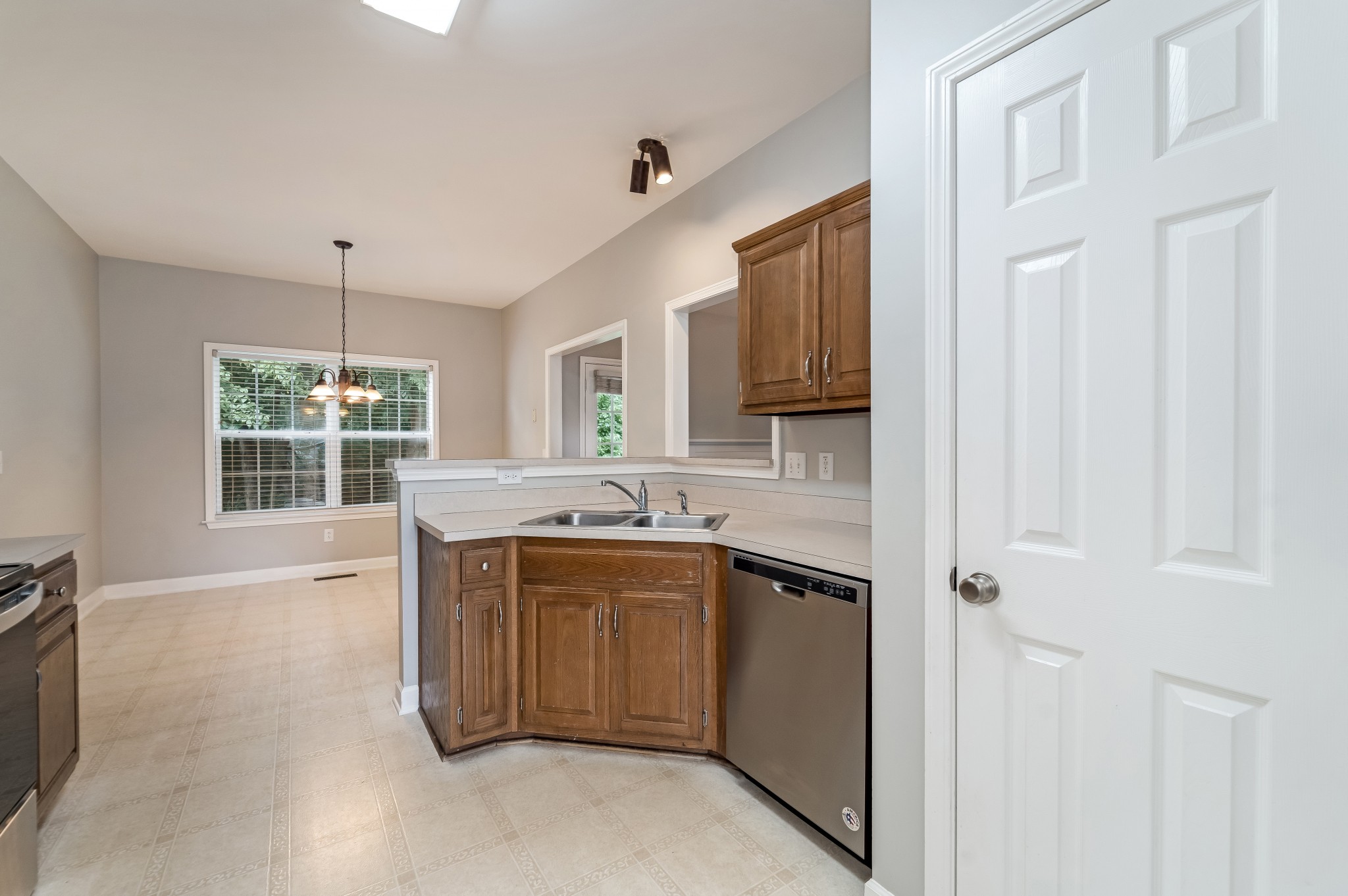 1513 Beaufort Pl