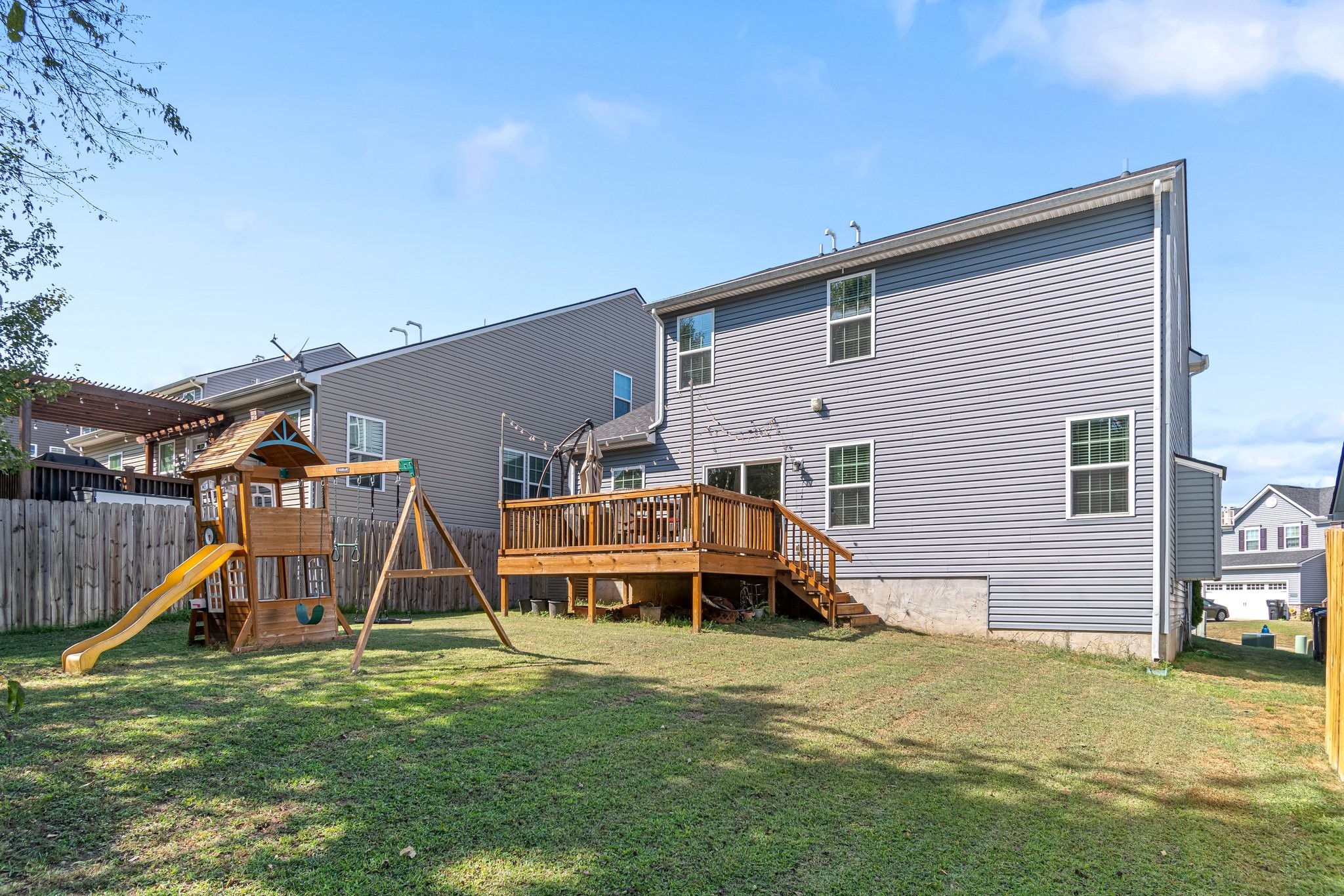 2828 Winterberry Dr
